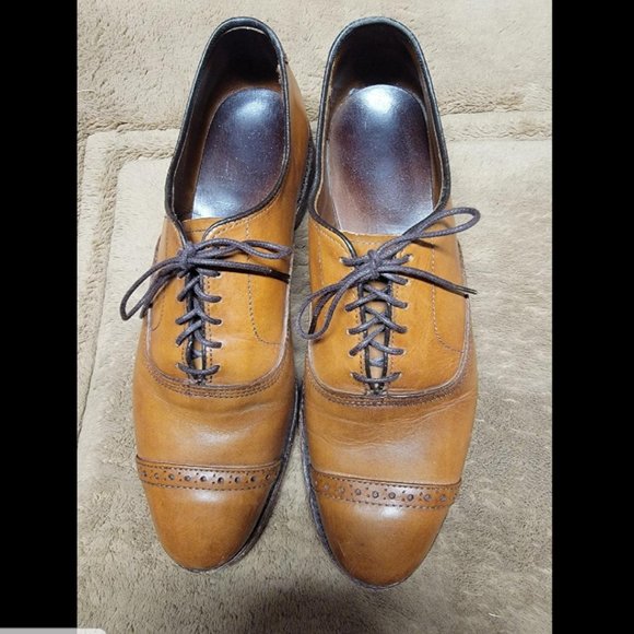 Allen Edmonds shows main image 4